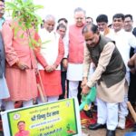 सीएम विष्णुदेव साय और डॉ. रमन सिंह ने किया पौधरोपण, दिया हरियाली का संदेश